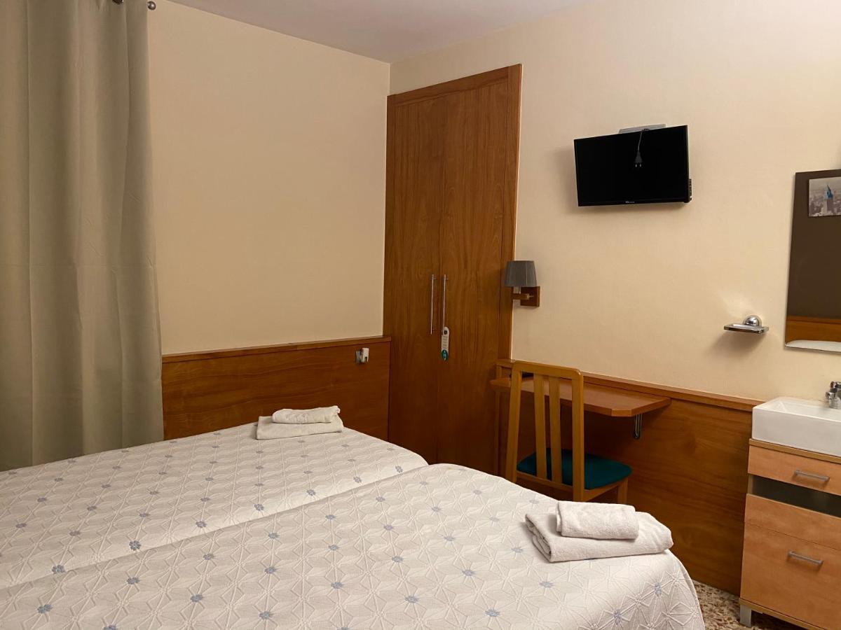 Hostal Galicia Cardedeu Exterior foto