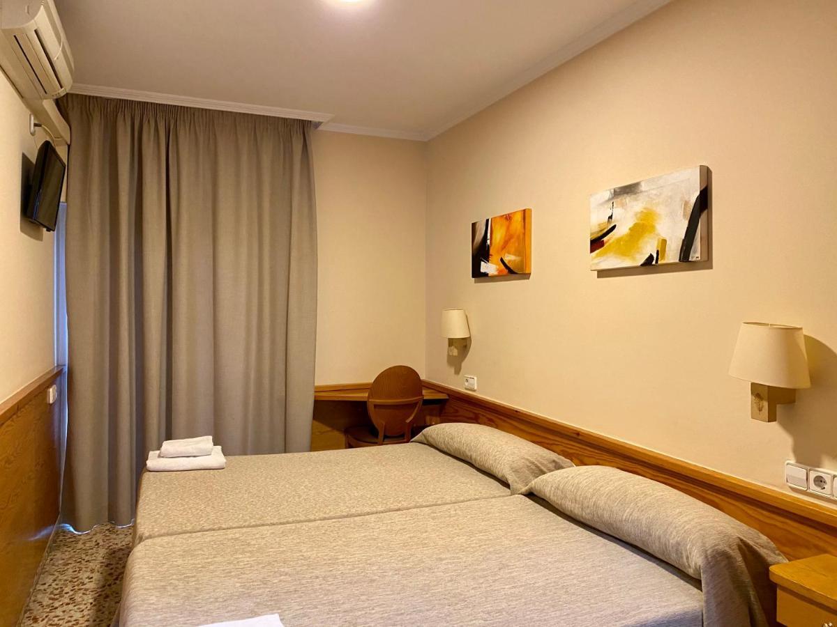 Hostal Galicia Cardedeu Exterior foto