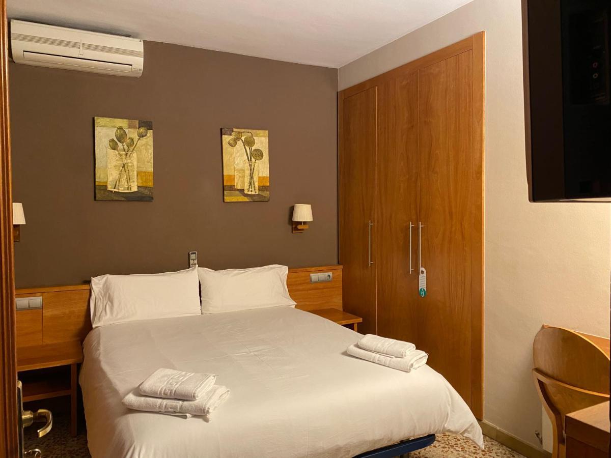 Hostal Galicia Cardedeu Exterior foto